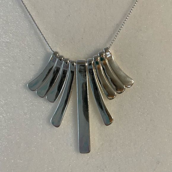 🎉 Host Pick 🎉 Silver Plated Necklace - Picture 2 of 4